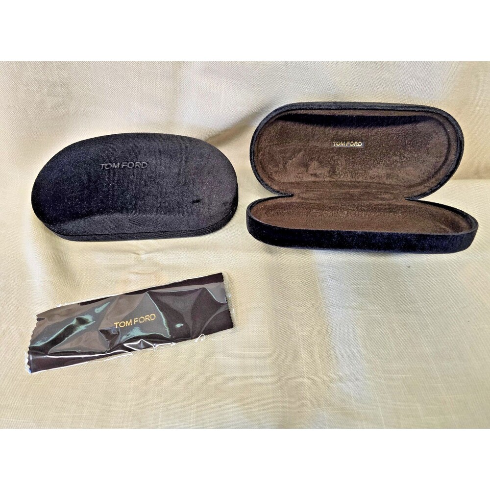 Tom Ford Black velvet  Sunglass & Glass Hard Case with Cloth